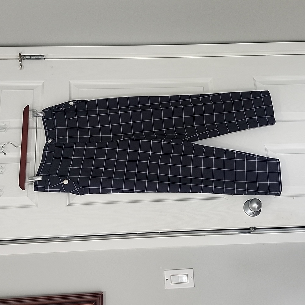 Allegra K pants with zipper closure and elastic waistband.